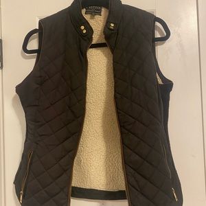 C’ESTTOI Black Quilted Vest